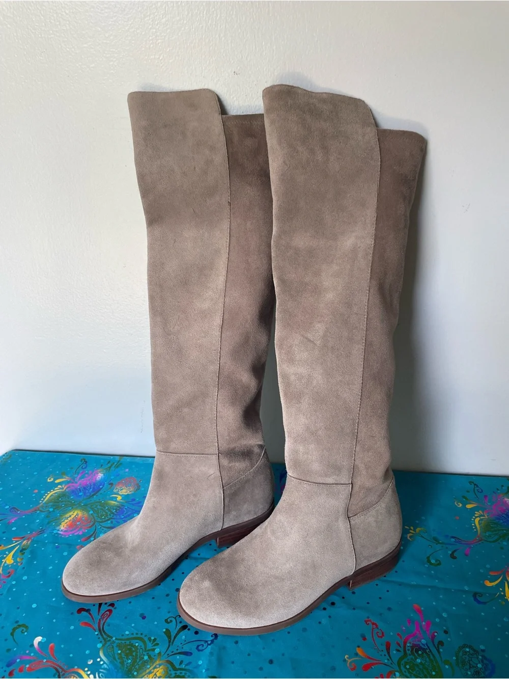 NWOT Sole Society Calypso Women's Mushroom-Colored Suede Boots, Size 5